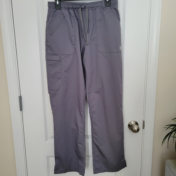 EON Scrub Set - Picture 4 of 5